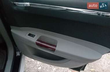 Седан Chrysler 300C 2005 в 