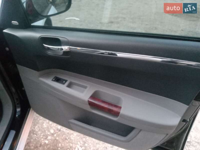 Седан Chrysler 300C 2005 в Николаеве фото 27 Седан Chrysler 300C 2005 в Николаеве