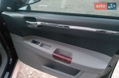 Седан Chrysler 300C 2005 в 