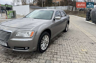 Седан Chrysler 300C 2014 в 