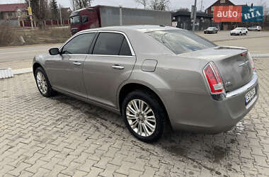Седан Chrysler 300C 2014 в 