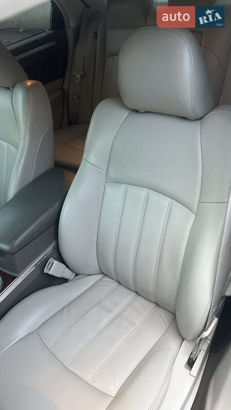 Седан Chrysler 300C 2008 в Олександрії