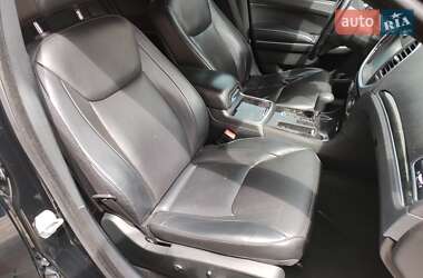Седан Chrysler 300C 2012 в 