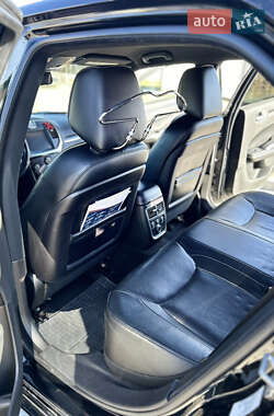 Седан Chrysler 300C 2011 в 