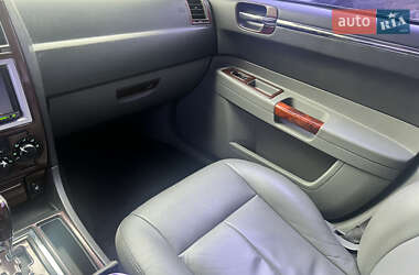 Седан Chrysler 300C 2004 в 