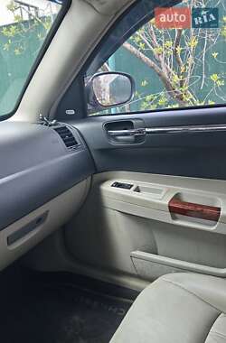 Седан Chrysler 300C 2006 в 