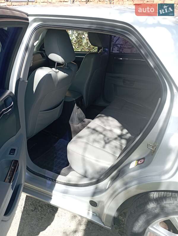 Седан Chrysler 300C 2005 в Виноградове