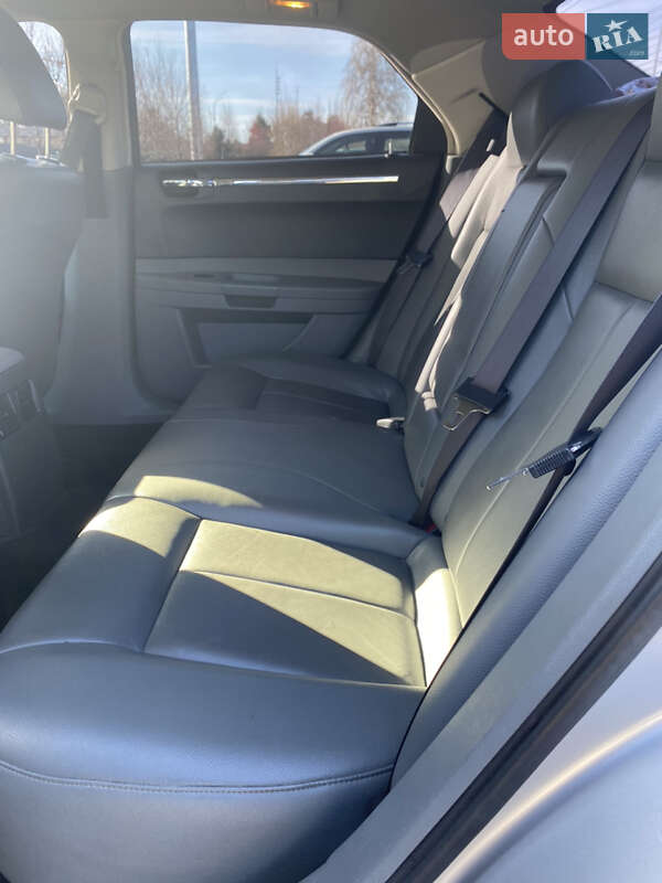 Седан Chrysler 300C 2005 в Виннице