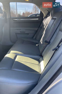 Седан Chrysler 300C 2005 в 