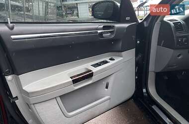 Седан Chrysler 300C 2005 в 