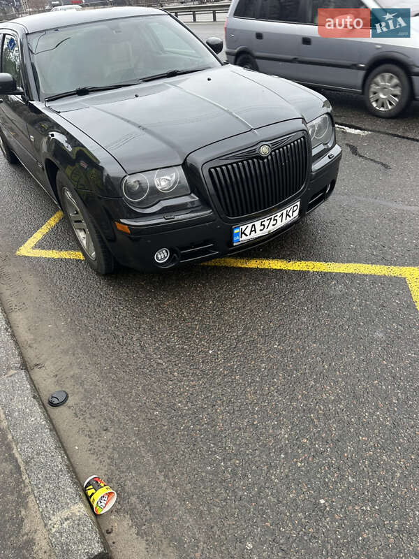 Седан Chrysler 300C 2006 в Киеве