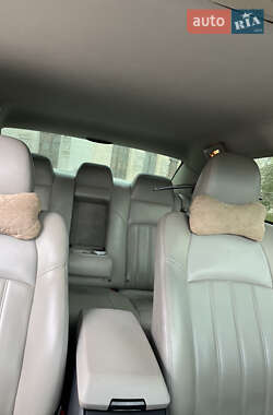 Седан Chrysler 300C 2005 в 