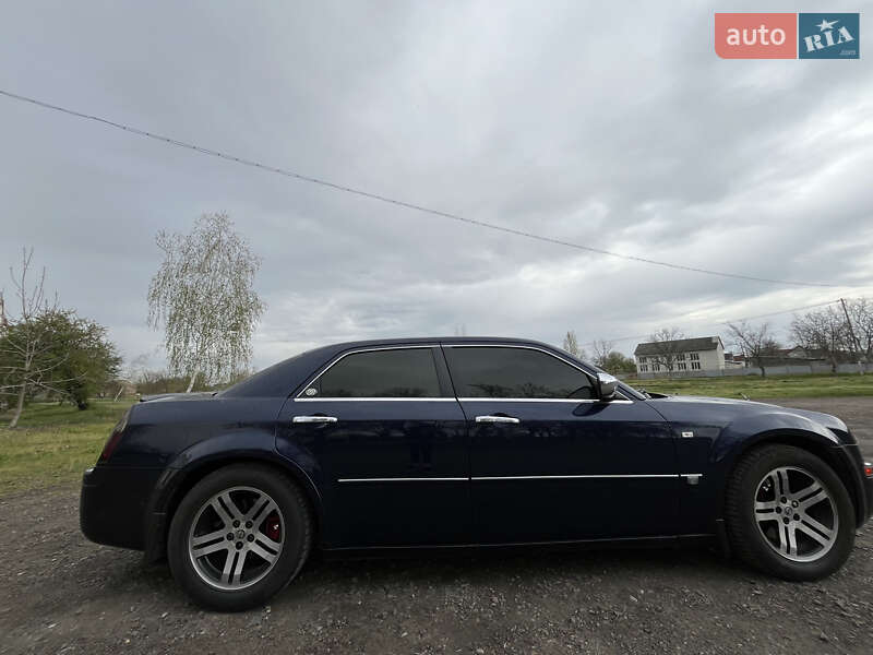Седан Chrysler 300C 2005 в Черновцах