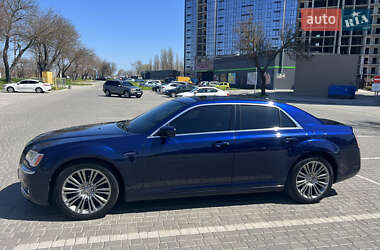 Седан Chrysler 300C 2013 в 