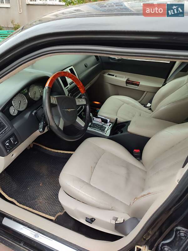 Седан Chrysler 300C 2005 в Чернигове
