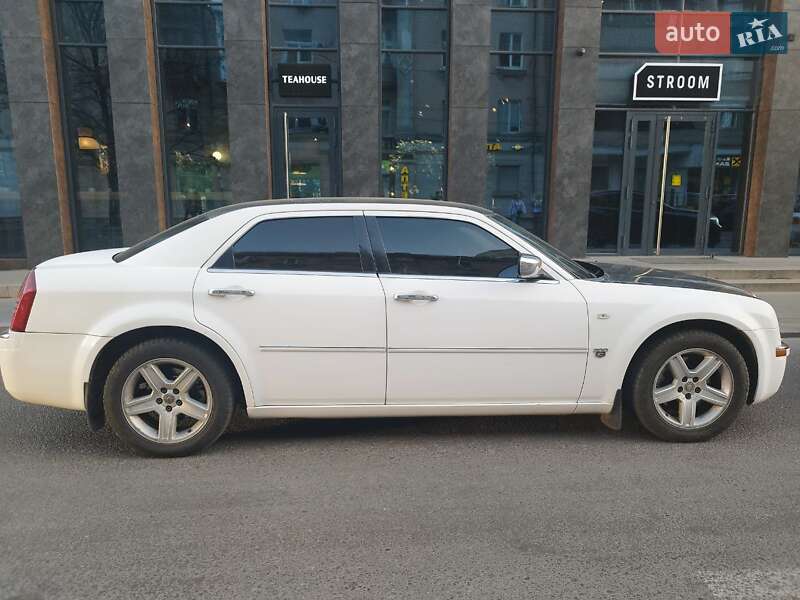 Седан Chrysler 300C 2007 в Дніпрі