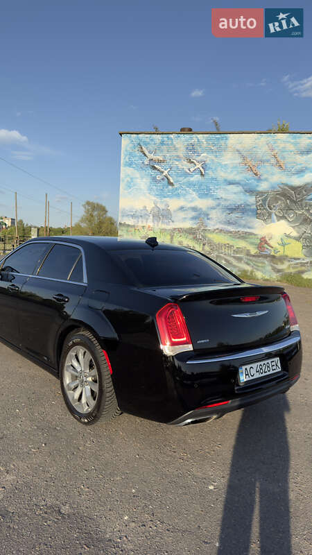 Седан Chrysler 300C 2016 в Ковеле