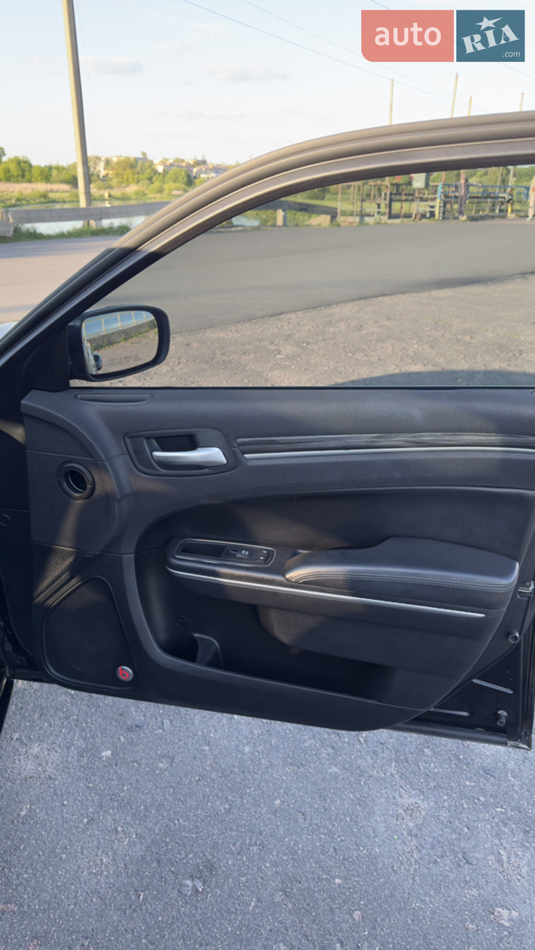 2016 Chrysler 300C - мініатюра 17