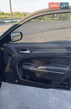Седан Chrysler 300C 2016 в 