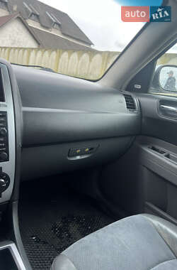 Седан Chrysler 300C 2004 в 
