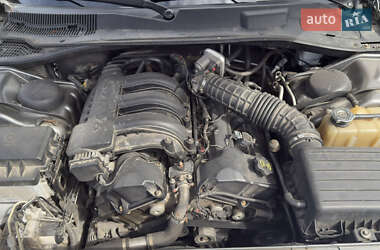 Седан Chrysler 300C 2006 в 