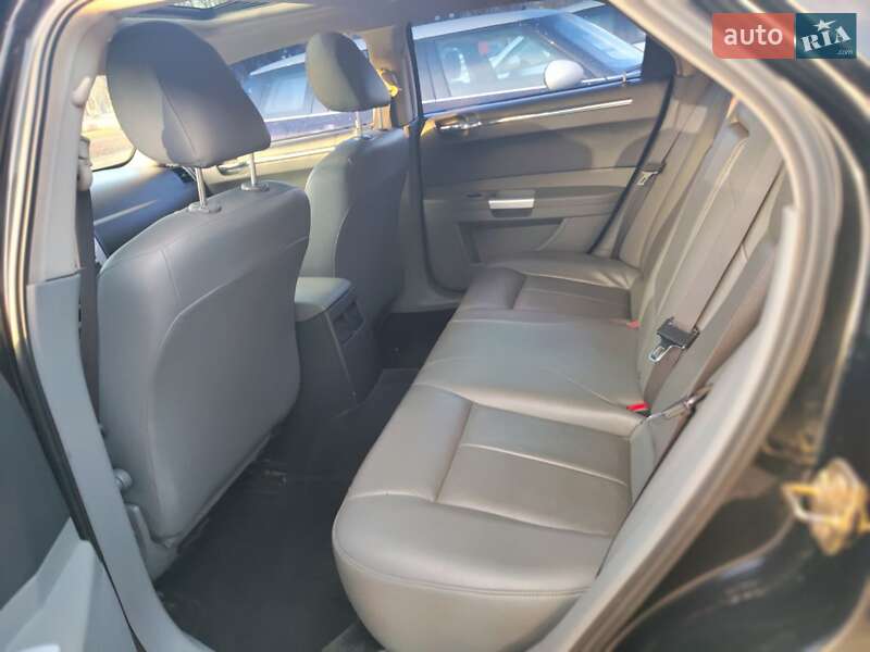 Седан Chrysler 300C 2005 в Кривому Розі