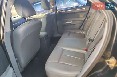 Седан Chrysler 300C 2005 в 
