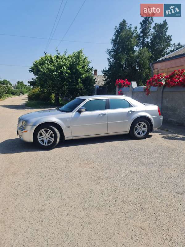 Седан Chrysler 300C 2005 в 