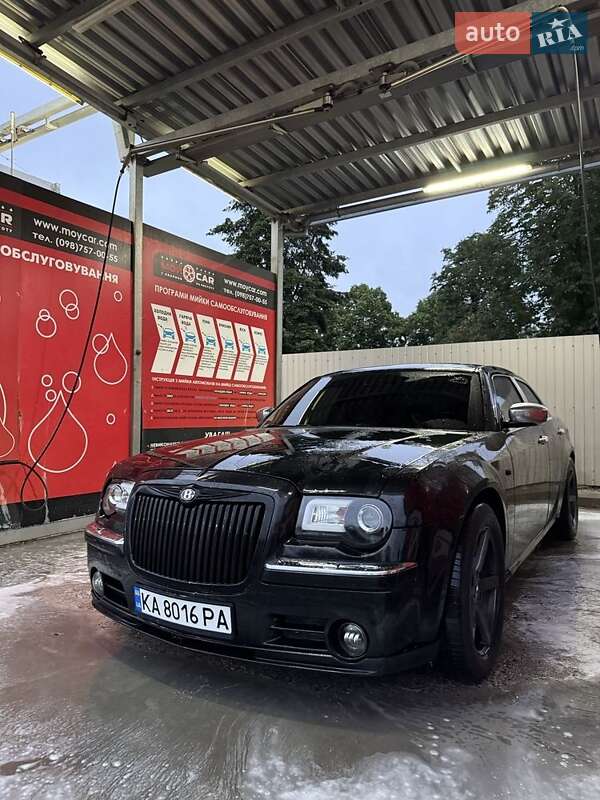 Седан Chrysler 300C 2004 в 