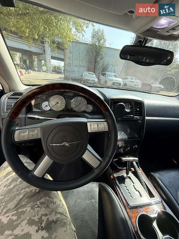 Седан Chrysler 300C 2004 в Киеве