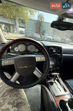 Седан Chrysler 300C 2004 в 