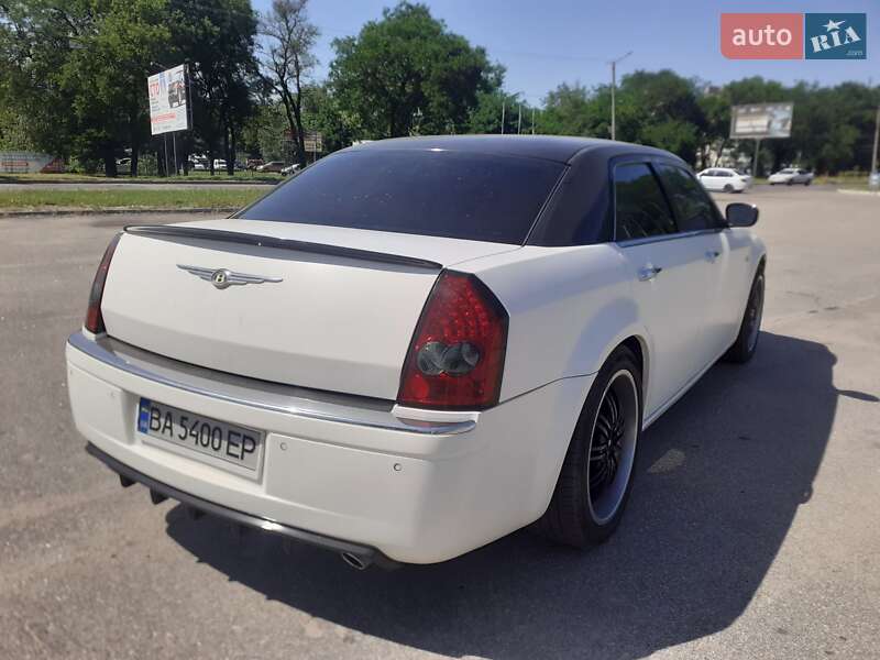 Седан Chrysler 300C 2004 в Кропивницком