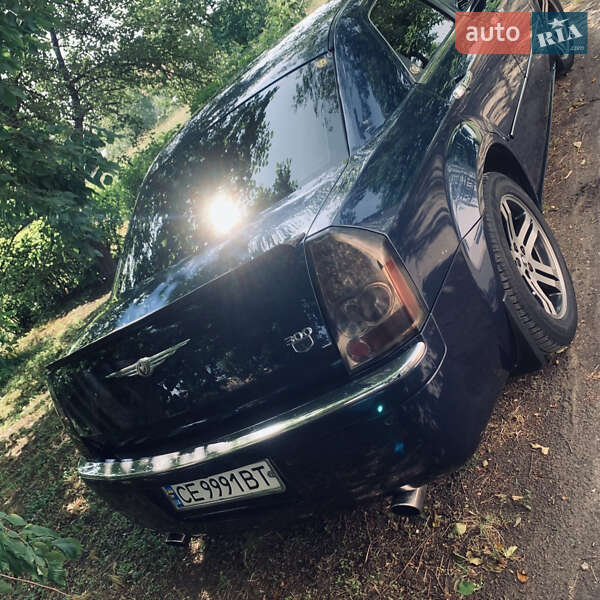 Седан Chrysler 300C 2005 в Черновцах