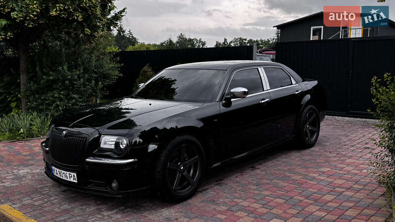 Седан Chrysler 300C 2004 в 