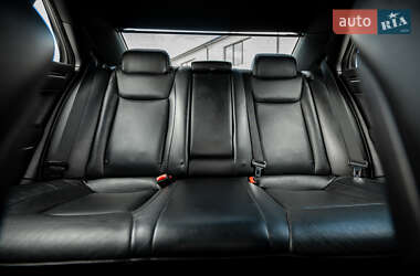 Седан Chrysler 300C 2012 в 