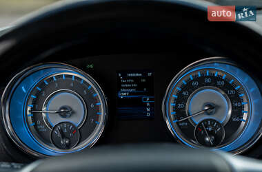 Седан Chrysler 300C 2012 в 