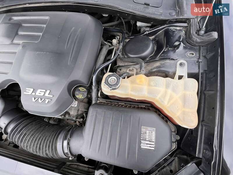 Седан Chrysler 300C 2017 в Борисполе
