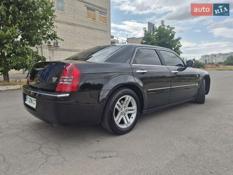 Седан Chrysler 300C 2005 в Херсоне