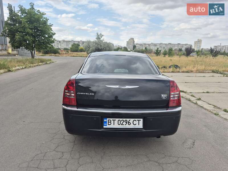 Седан Chrysler 300C 2005 в Херсоне
