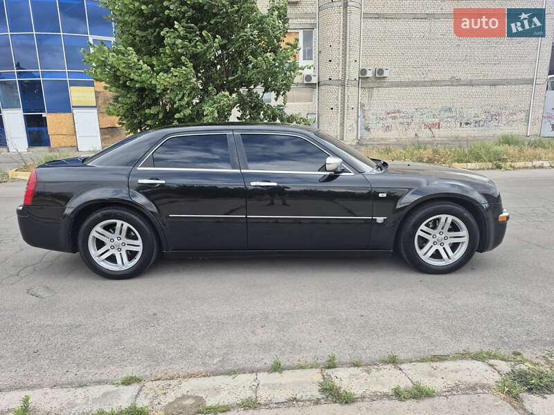 Седан Chrysler 300C 2005 в Херсоне