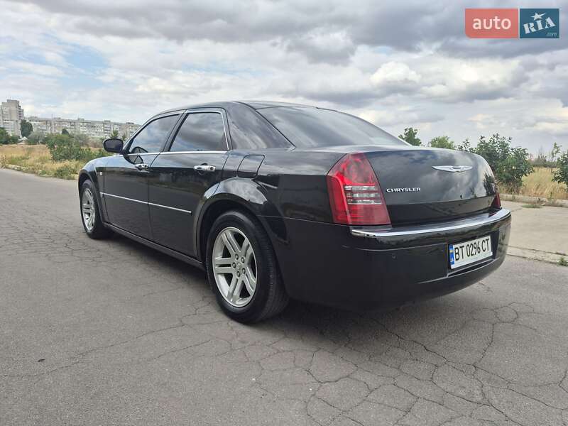 Седан Chrysler 300C 2005 в Херсоне