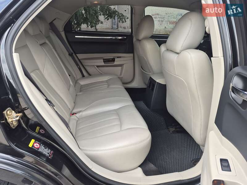 Седан Chrysler 300C 2005 в Херсоне