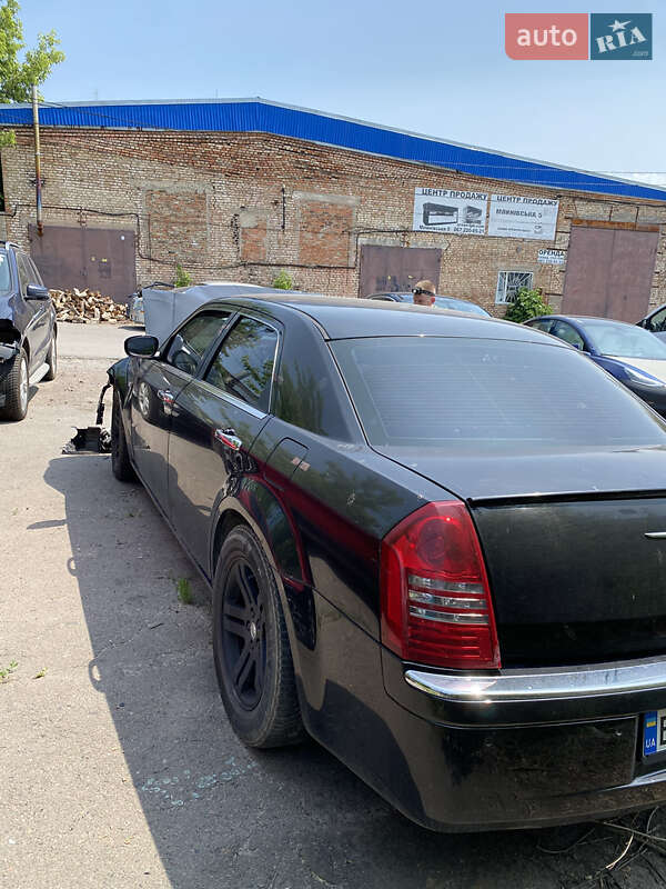 Седан Chrysler 300C 2005 в Ровно