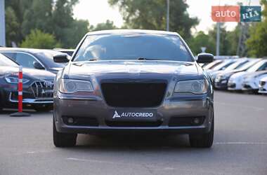 Седан Chrysler 300C 2013 в 