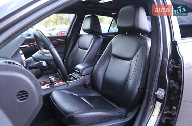 Седан Chrysler 300C 2013 в 