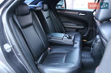 Седан Chrysler 300C 2013 в 
