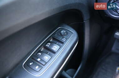 Седан Chrysler 300C 2013 в 