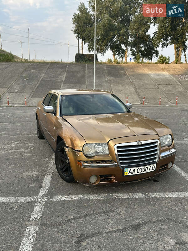 Седан Chrysler 300C 2005 в Киеве