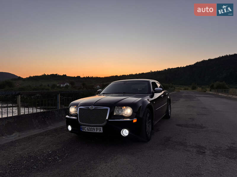 Седан Chrysler 300C 2007 в Львове