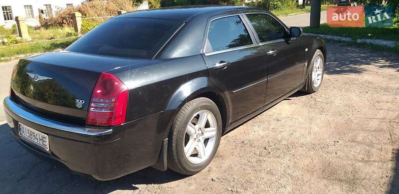 Седан Chrysler 300C 2005 в Яготине